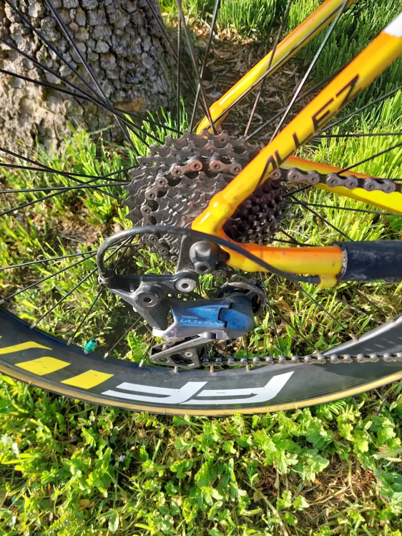 Bicicleta de carrera amarilla Specialized - 3
