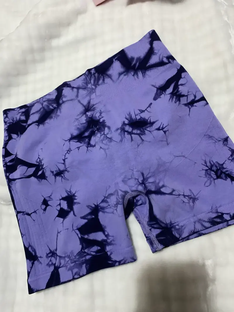 Shorts deportivos lilas estampados - 1