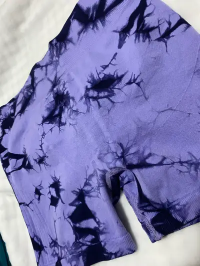 Shorts deportivos lilas estampados - miniatura 2