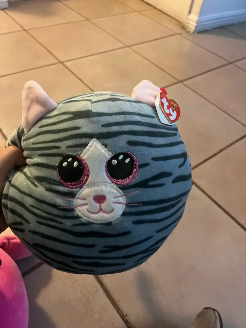 Peluche redondo de gato TY.