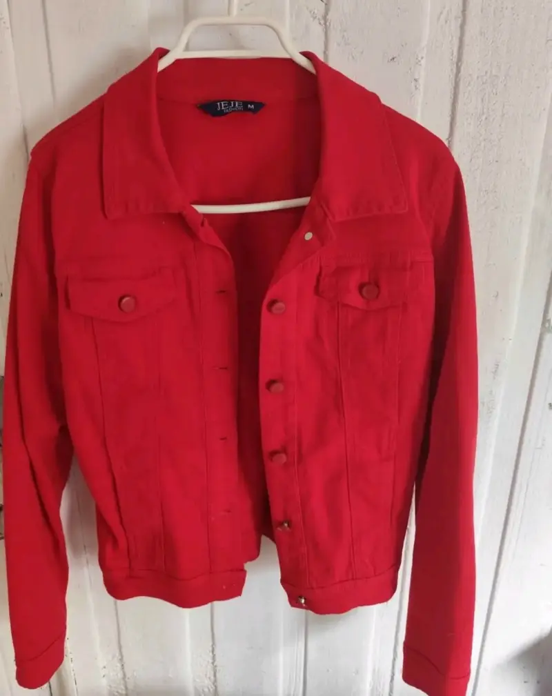 Chaqueta roja de mezclilla elásticada - 1