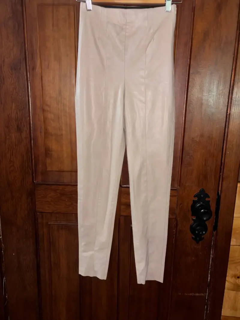Pantalones beige elegante mujer - 1