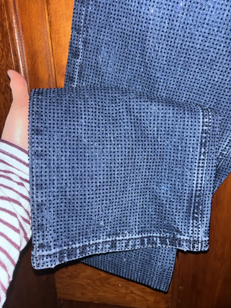 Jeans azul con diseño brillante - 3