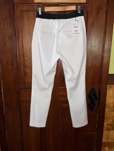 Pantalones blancos para mujer - miniatura 2