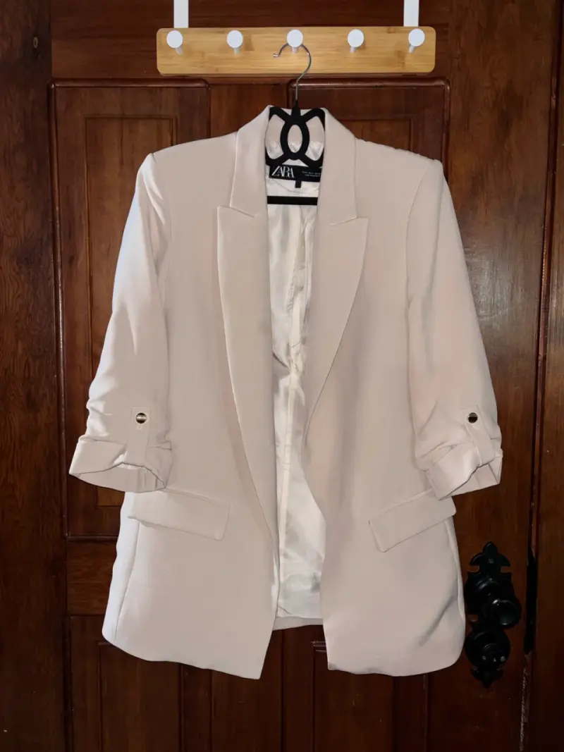 Blazer beige con mangas arremangadas - 2