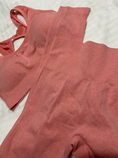 Conjunto deportivo rosa - miniatura 2