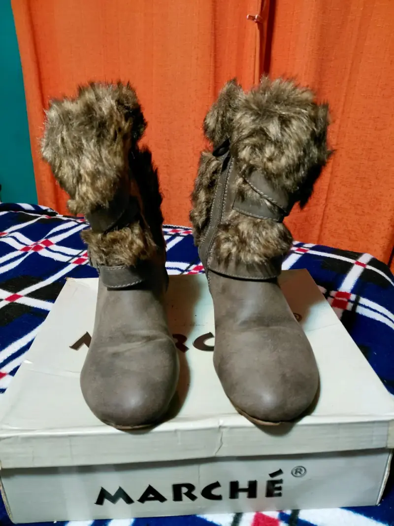 Botines grises con pelaje - 4