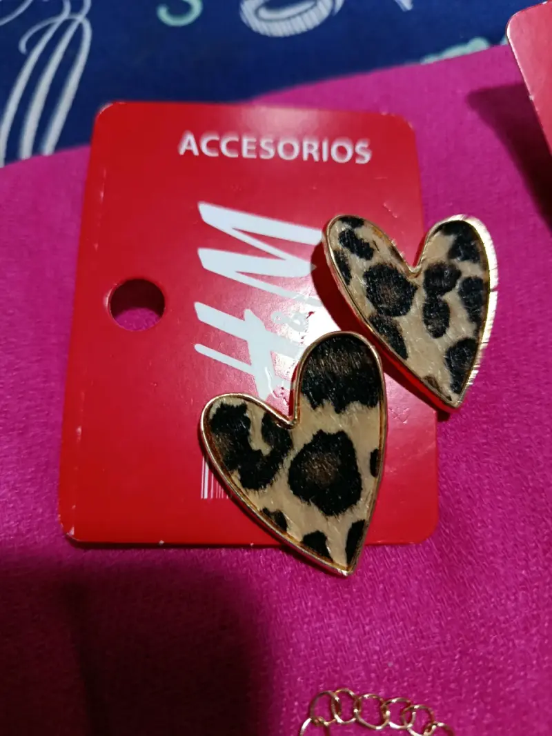 Aros flor rojos, negros H&M - 4