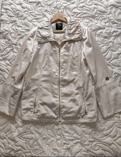 Chaqueta beige con cierre - miniatura 1