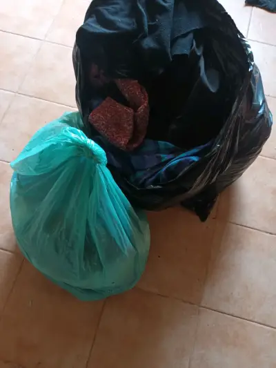 2 bolsas de ropa buen estado mujer - miniatura 1