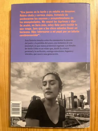 Libro 'Las Heridas' Arelis Uribe - miniatura 2