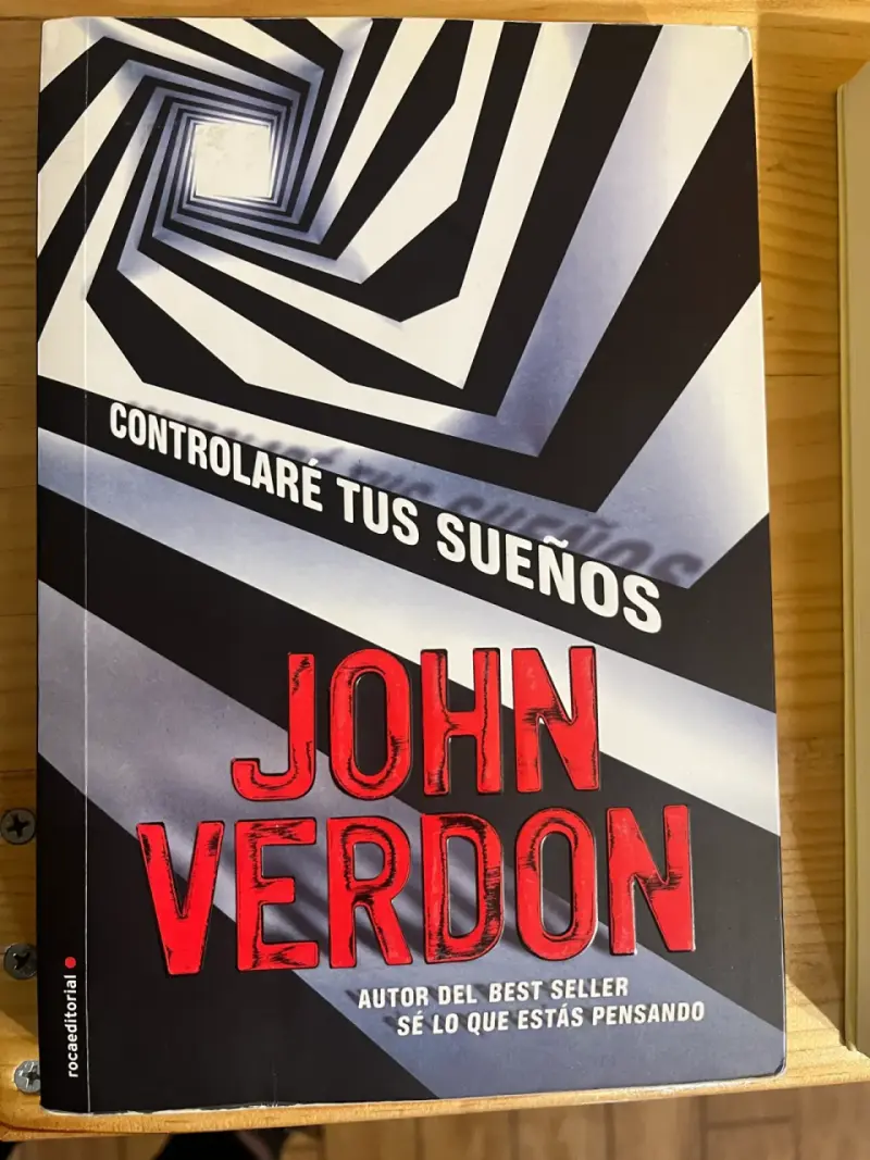 Libro 'Controlaré tus sueños' - 1