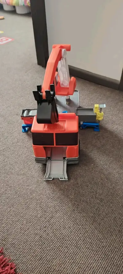Juguete grúa transformable - miniatura 1