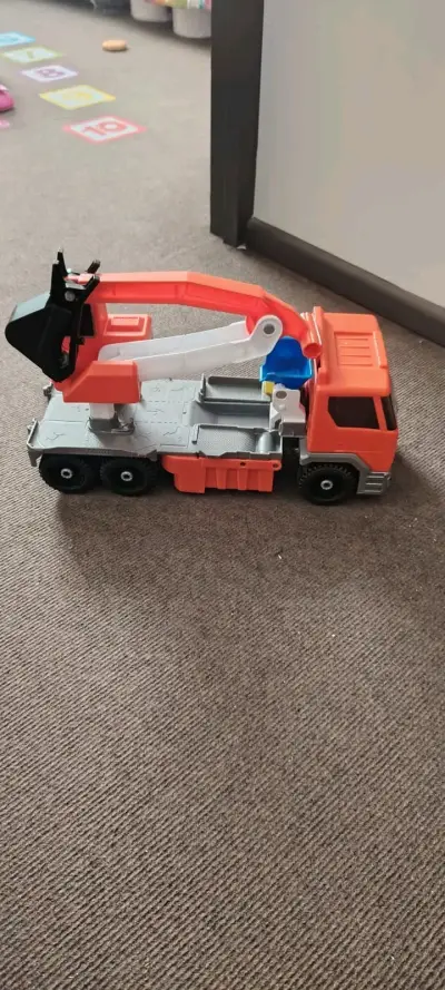 Juguete grúa transformable - miniatura 2