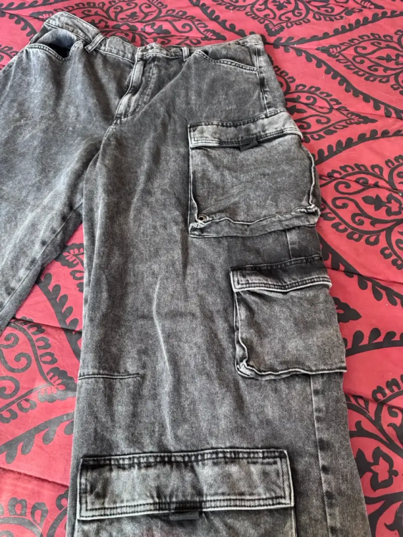 Pantalones cargo gris desgastado - 2