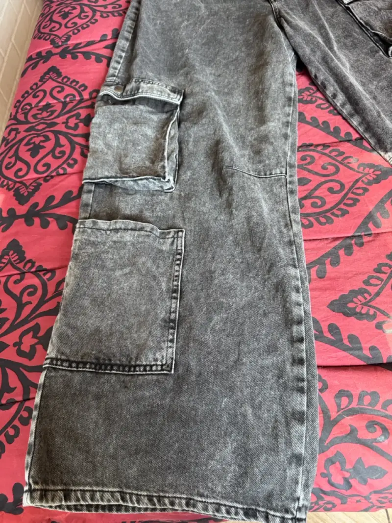 Pantalones cargo gris desgastado - 3