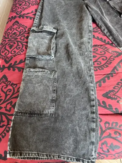 Pantalones cargo gris desgastado - miniatura 3