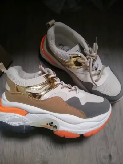Zapatillas deportivas coloridas - miniatura 1