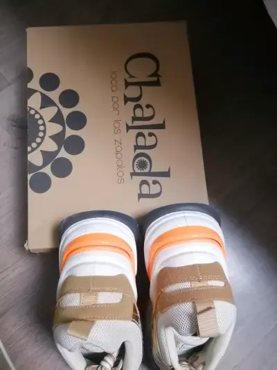 Zapatillas deportivas coloridas - miniatura 2