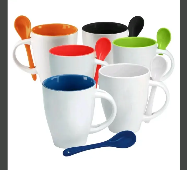 Set de tazas con cucharas