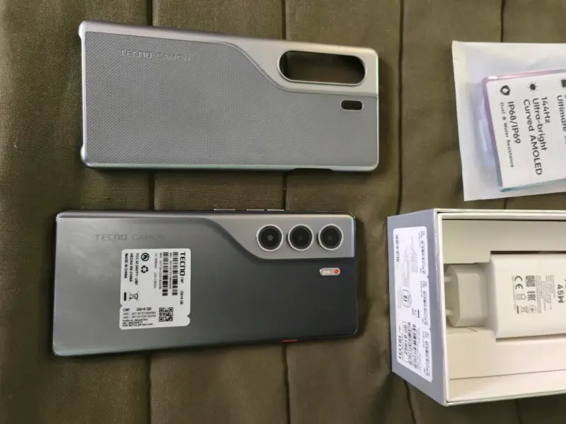 Smartphone Tecno Camon 40 PRO 5G - 3