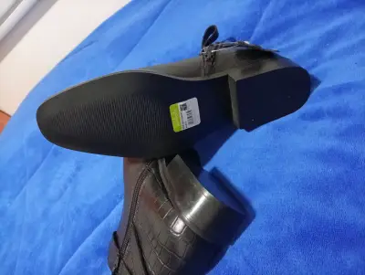 Botines negros de cuero con cierre - miniatura 2
