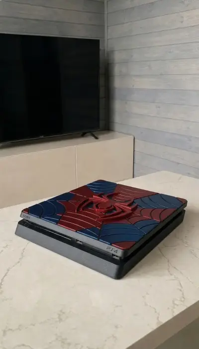 Consola PS4 spiderman - miniatura 1