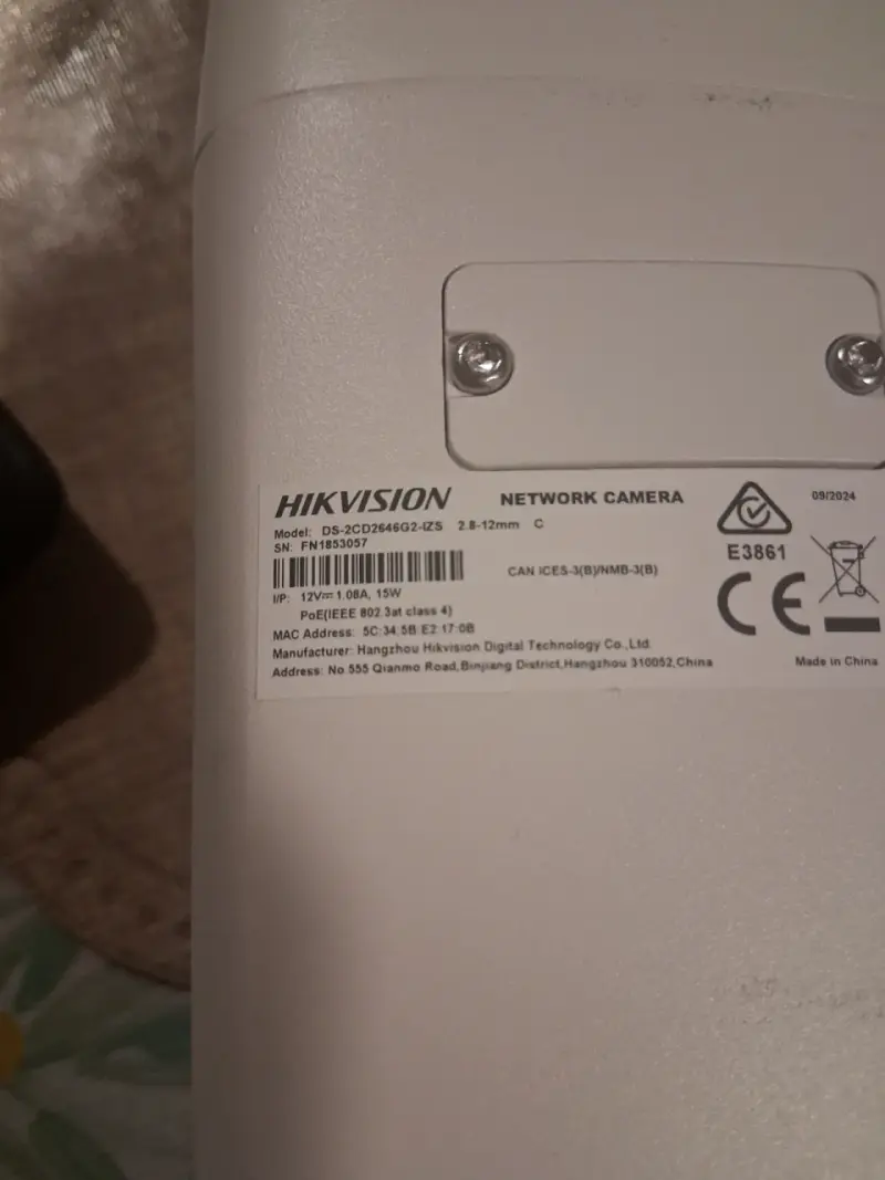Cámara de seguridad Hikvision blanca - 2
