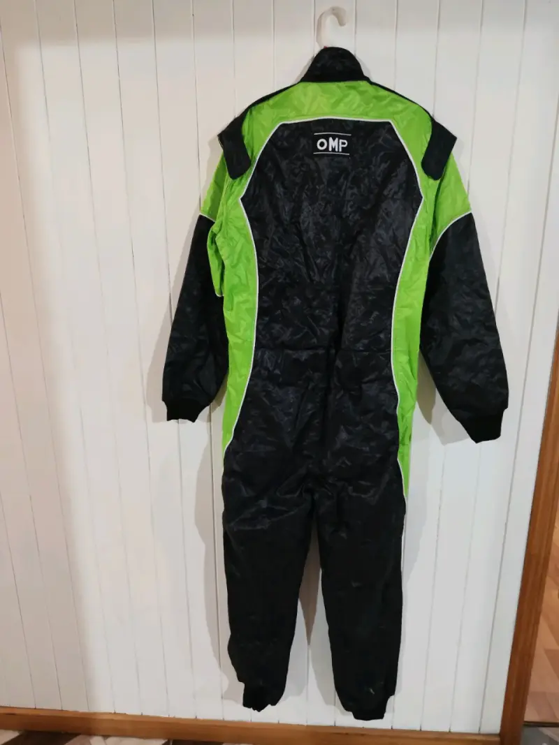 Buzo de competencia OMP negro y verde - 1