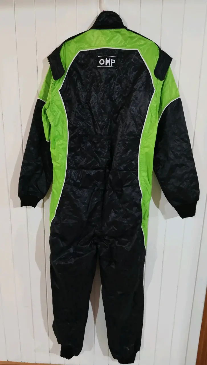 Buzo de competencia OMP negro y verde - 2
