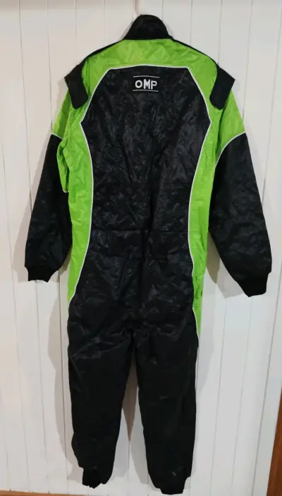 Buzo de competencia OMP negro y verde - miniatura 2