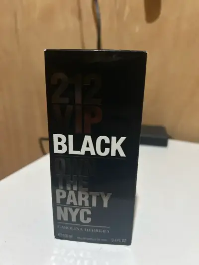 Perfume 212 VIP Black 100ml - miniatura 1