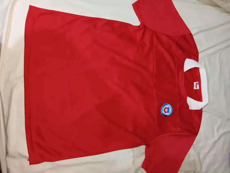 Camiseta roja de fútbol Chile