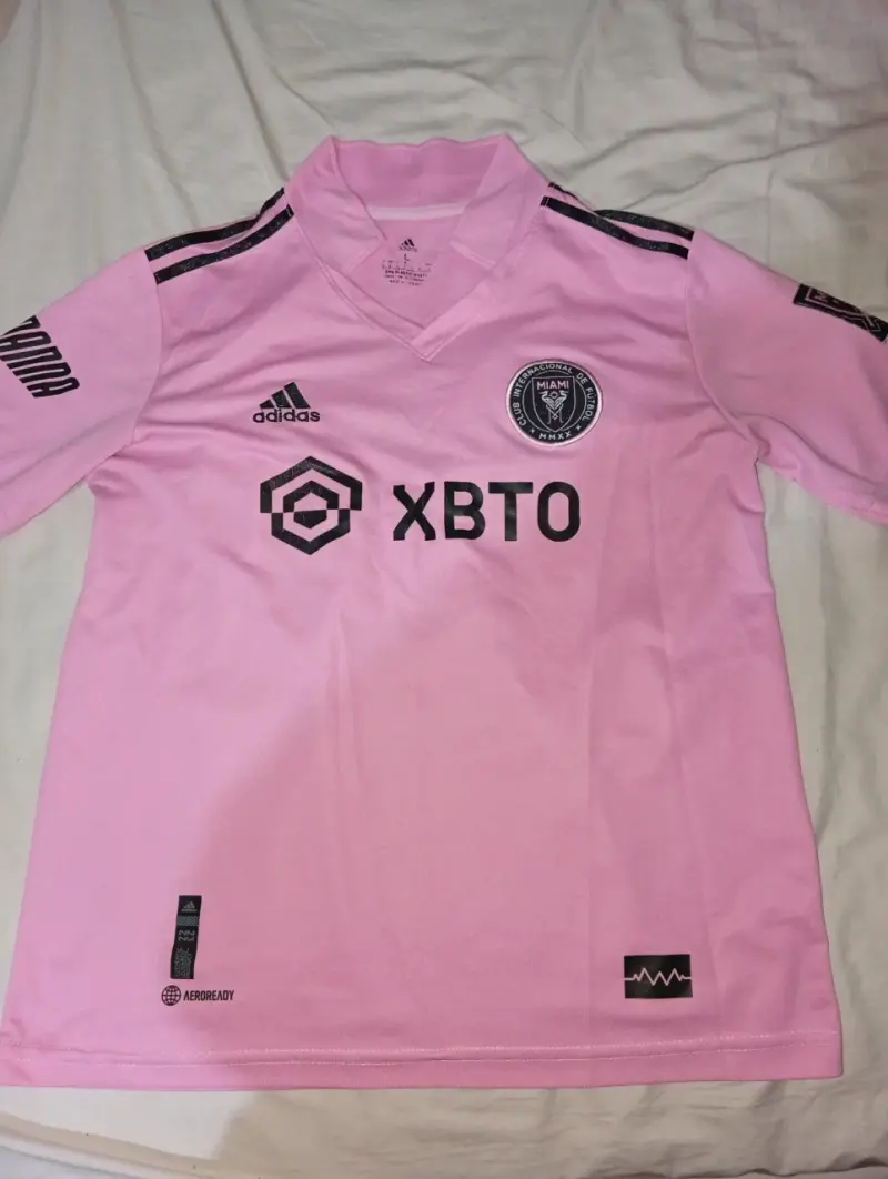 Camiseta deportiva rosa Adidas