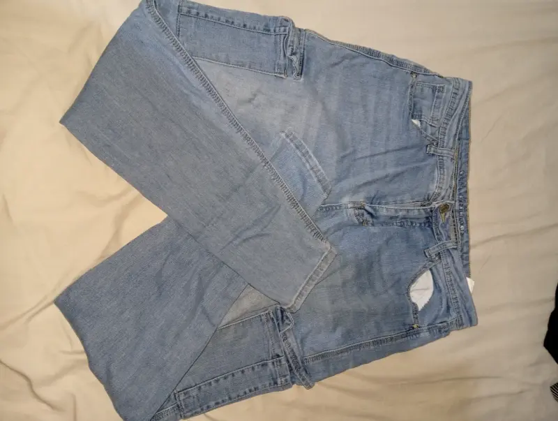 Jeans azules desgastados