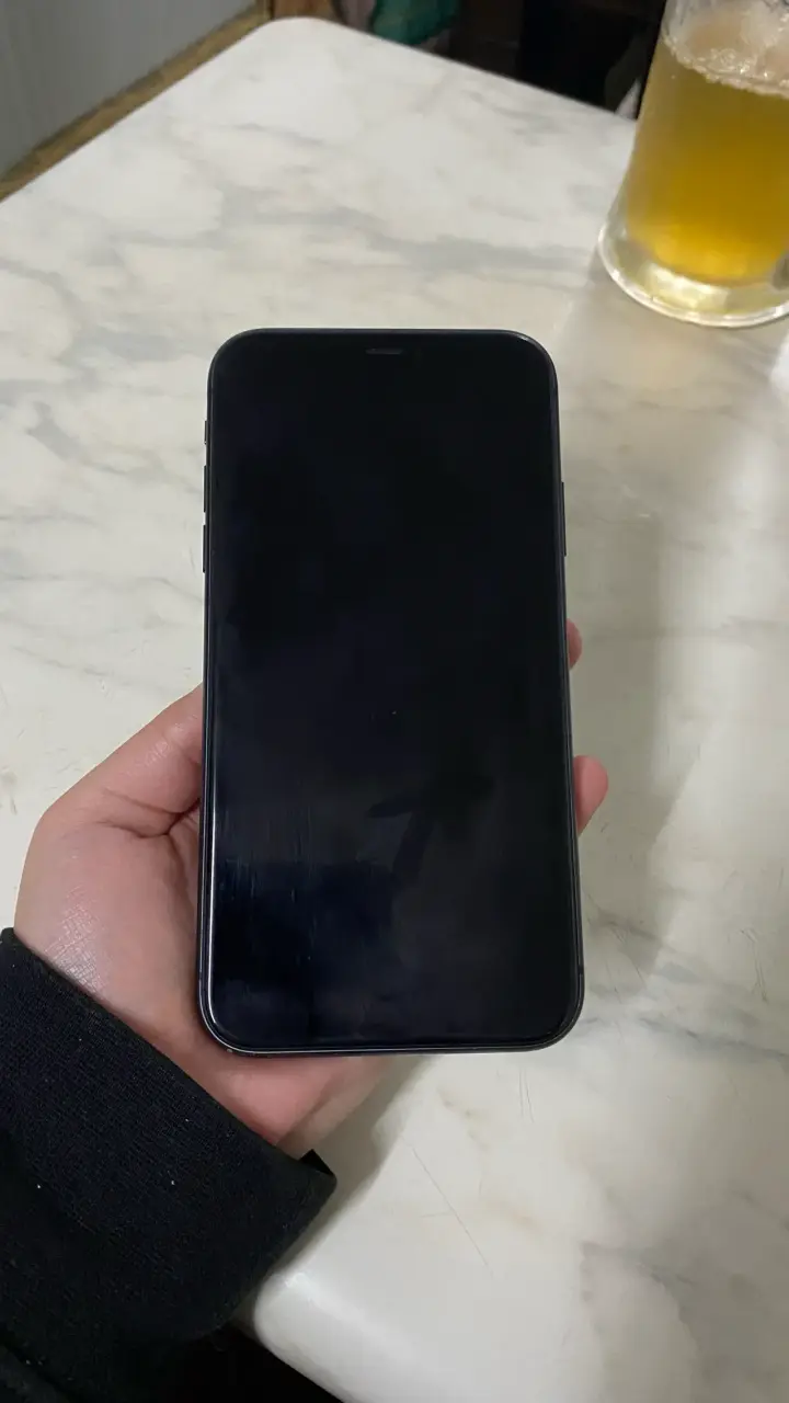 iPhone 11 - 1