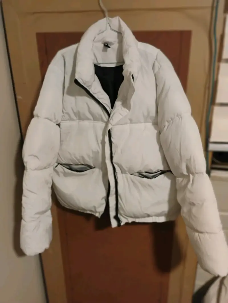Chaqueta acolchada blanca de invierno