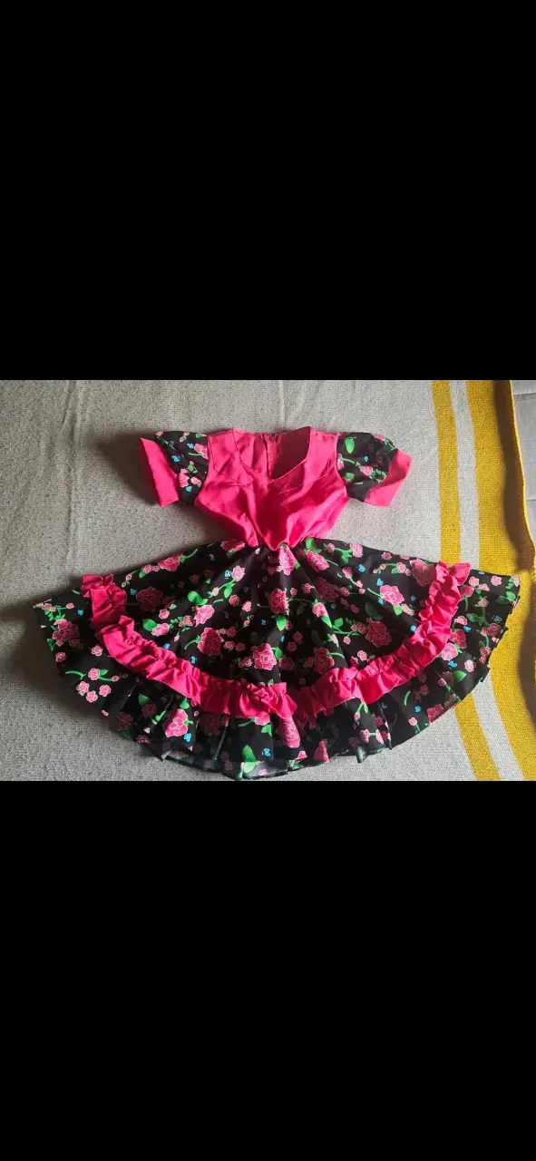 Vestido folclórico rosa y negro - 1
