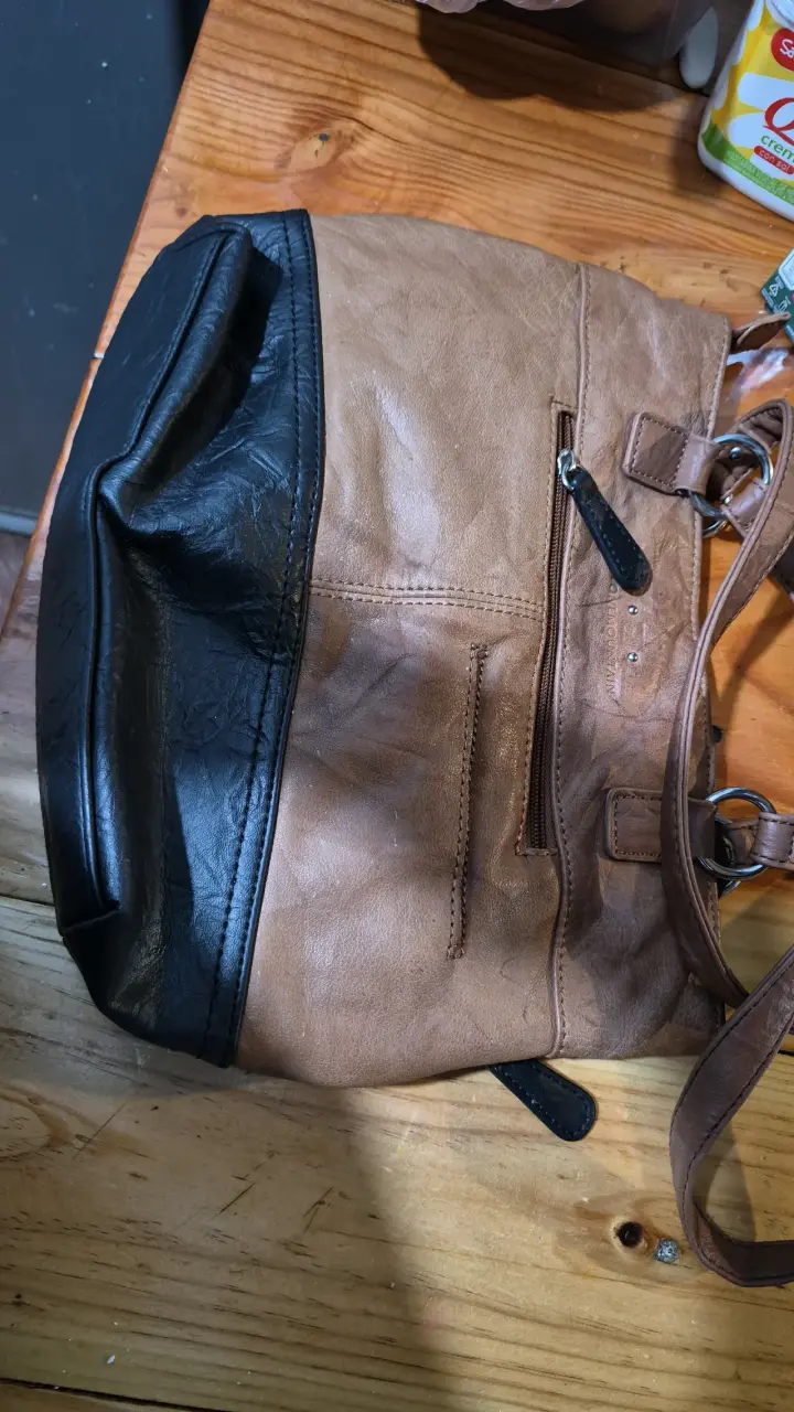 Cartera cruzada café y negra - 2