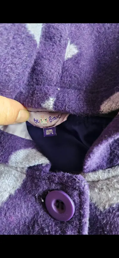 Abrigo morado para bebé - miniatura 2