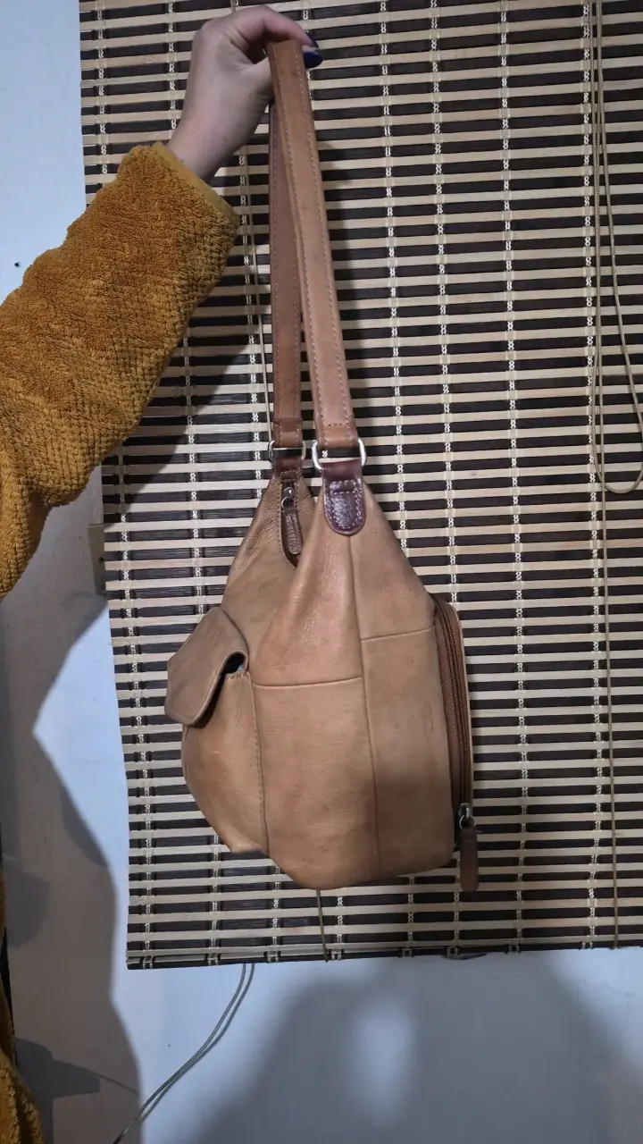 Cartera de cuero camel elegante - 3