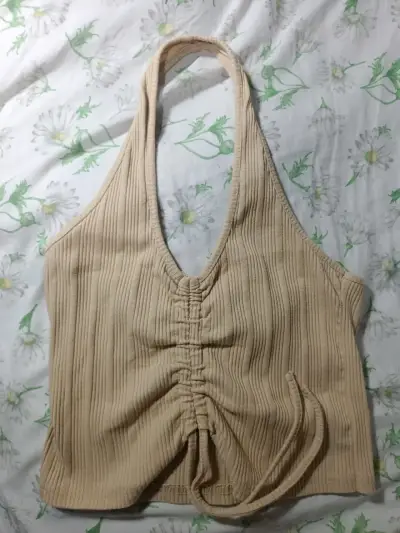 Top tejido beige sin mangas - miniatura 1