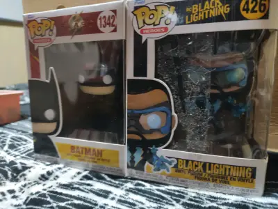 Set de figuras Funko Pop Batman y Black Lightning - miniatura 1