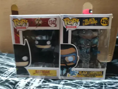 Set de figuras Funko Pop Batman y Black Lightning - miniatura 2
