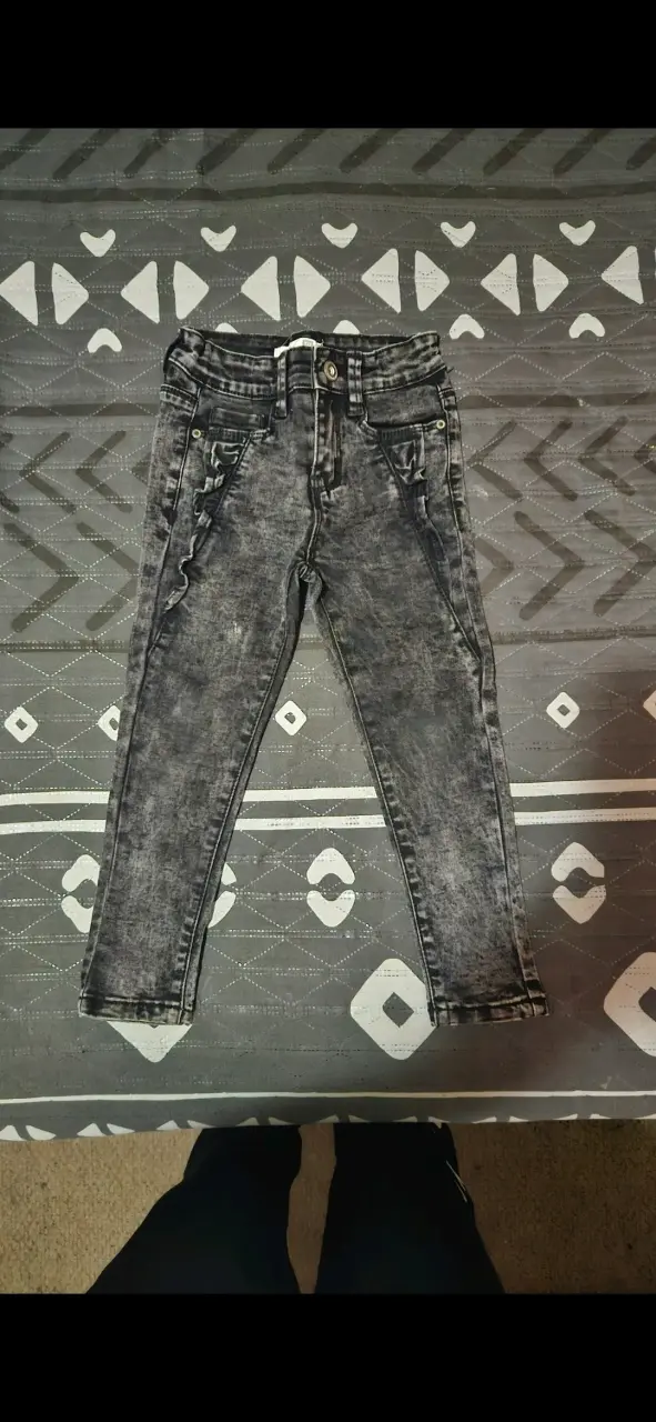 Jeans negros desgastados