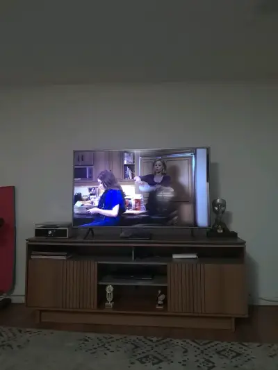 Smart TV (Samsung) en buen estado - miniatura 3