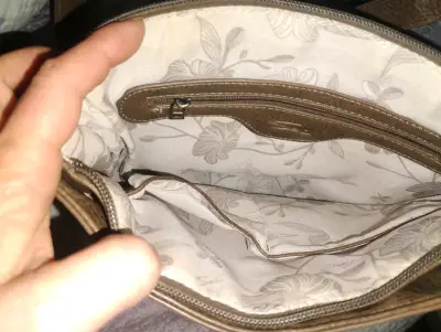 Cartera marrón con cierre - miniatura 3