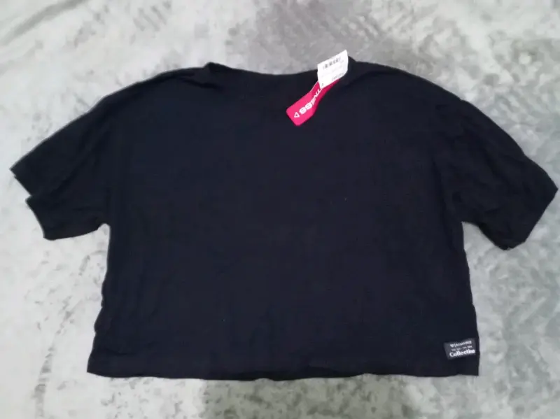 Polera negra básica nueva