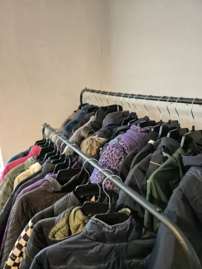 Variedad de chaquetas de invierno - miniatura 2