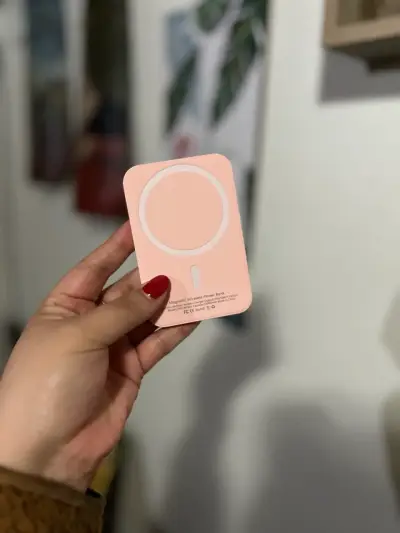 Power bank MagSafe rosa - miniatura 1